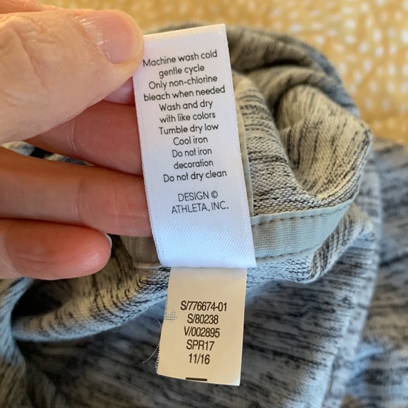 Athleta Girl short-sleeved hoodie - Picture 4 of 4